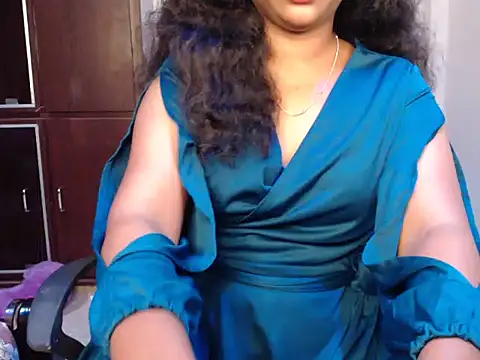 Snapshot of VixenNandhu chatting on 07.24.26 VixenNandhu online show from 07.24.26