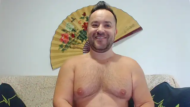 Snapshot of Hairy9inch chatting on 04.25.26 Hairy9inch online show from 04.25.26