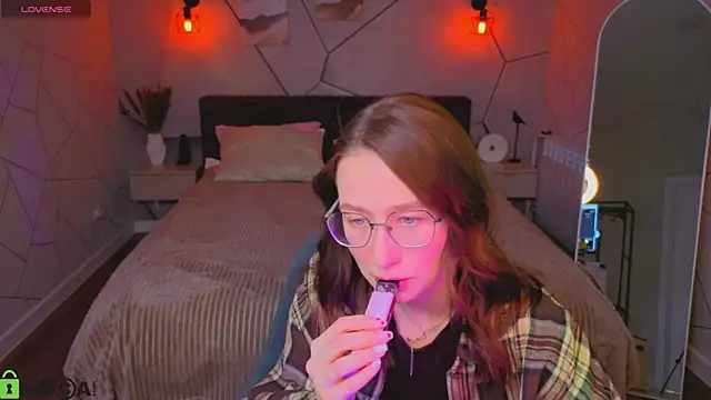  Kiki angel  online show from 04.04.26