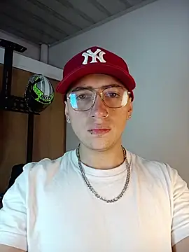 Snapshot of Emmanuel_Lust chatting on 02.26.26 Emmanuel Lust online show from 02.26.26