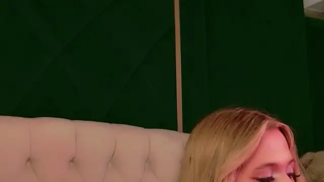 Snapshot of Beckie_White chatting on 05.23.26 Beckie White online show from 05.23.26