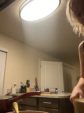 Marilynxo online show from 02.16.26