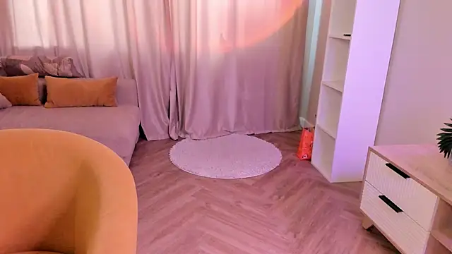 Snapshot of MariamGravert chatting on 02.13.26 MariamGravert online show from 02.13.26