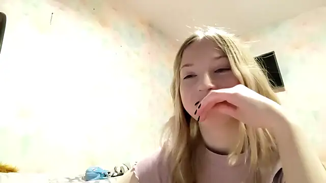 Snapshot of TiaBIanks chatting on 02.25.26 TiaBIanks online show from 02.25.26