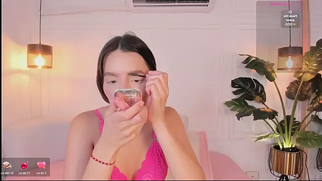 Nicole Whittee online show from 03.21.26