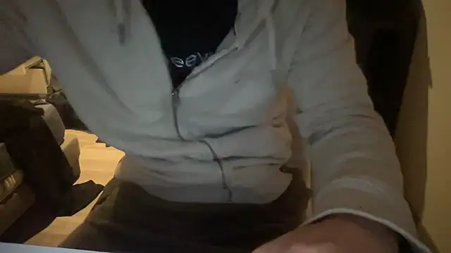 Snapshot of raoulbtnbois chatting on 02.18.26 raoulbtnbois online show from 02.18.26