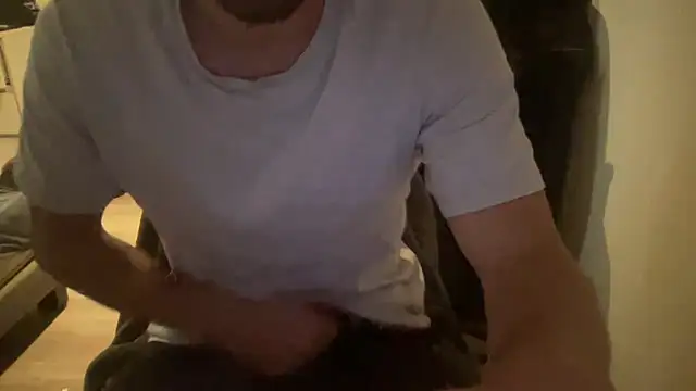 Snapshot of raoulbtnbois chatting on 05.23.26 raoulbtnbois online show from 05.23.26
