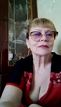 Snapshot of SophieBurns chatting on 06.15.26 SophieBurns online show from 06.15.26