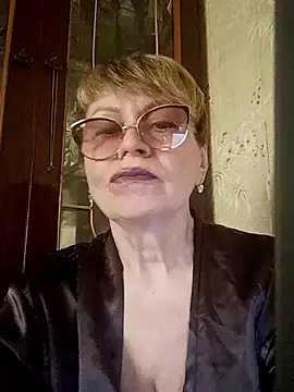 Snapshot of SophieBurns chatting on 06.23.26 SophieBurns online show from 06.23.26
