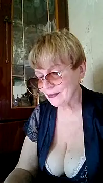 Snapshot of SophieBurns chatting on 06.26.26 SophieBurns online show from 06.26.26