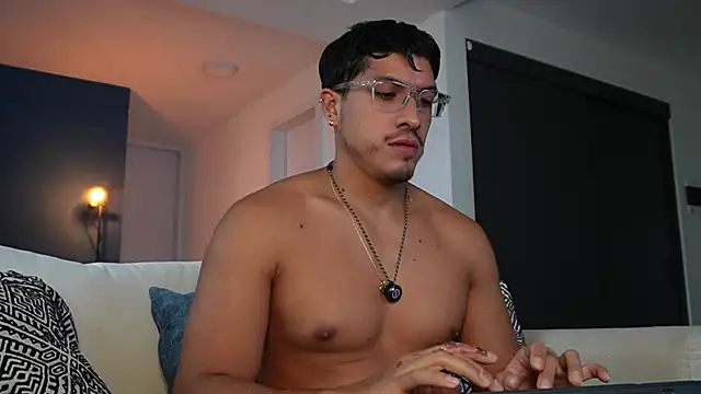 Snapshot of NicoHeat chatting on 03.27.26 NicoHeat online show from 03.27.26