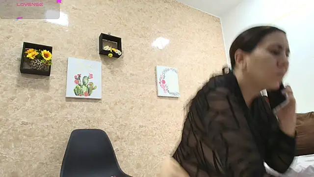 Sophie Tyler online show from 04.15.26