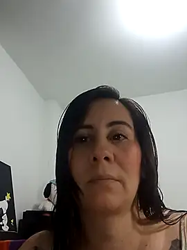 Snapshot of Sophie_Tyler chatting on 04.29.26 Sophie Tyler online show from 04.29.26