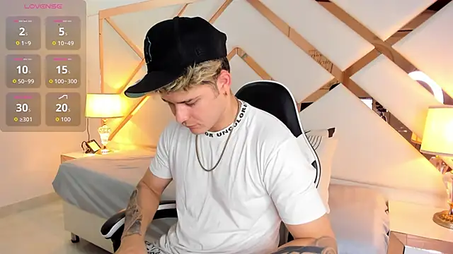 Snapshot of rayan_linxx chatting on 02.21.26 rayan linxx online show from 02.21.26