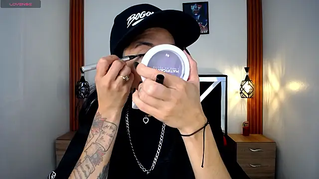 FRANCESCA LOVE  online show from 03.23.26