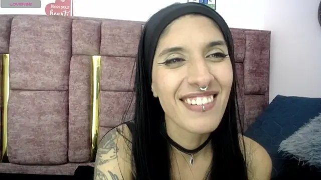 FRANCESCA LOVE  online show from 06.03.26