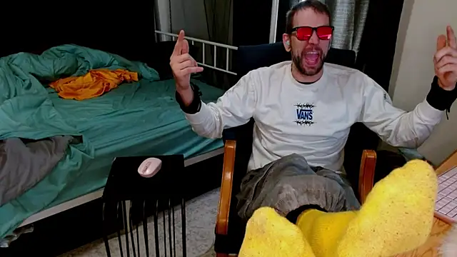 Snapshot of cguffey2284 chatting on 02.23.26 cguffey2284 online show from 02.23.26