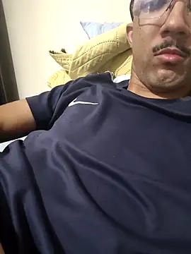 Snapshot of MOREN044 chatting on 02.12.26 MOREN044 online show from 02.12.26