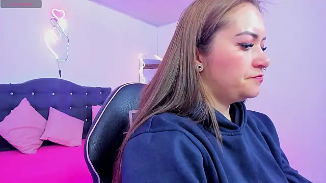 Snapshot of LUNAKITTY_TAY chatting on 03.17.26 LUNAKITTY TAY online show from 03.17.26