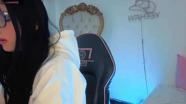 Snapshot of MAHYRA_TAY chatting on 06.19.26 MAHYRA TAY online show from 06.19.26