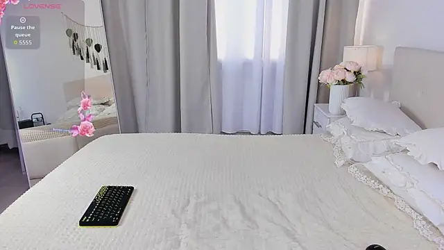 Snapshot of Amina_Youn chatting on 05.04.26 Amina Youn online show from 05.04.26