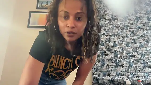 Goldie Glows63 online show from 03.06.26