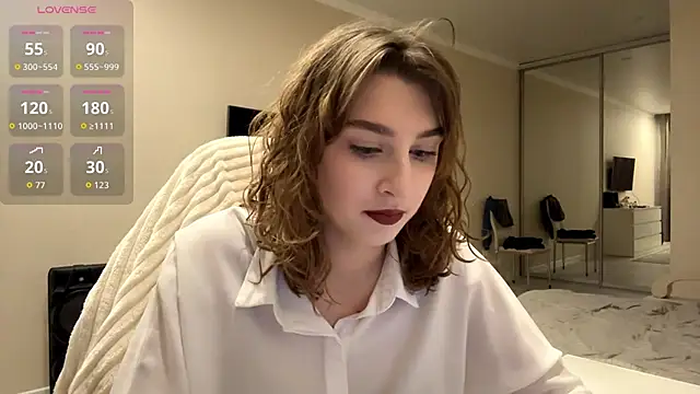 Snapshot of ElliKrovel chatting on 02.23.26 ElliKrovel online show from 02.23.26