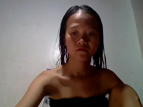 Yourlilpinayy online show from 04.16.26