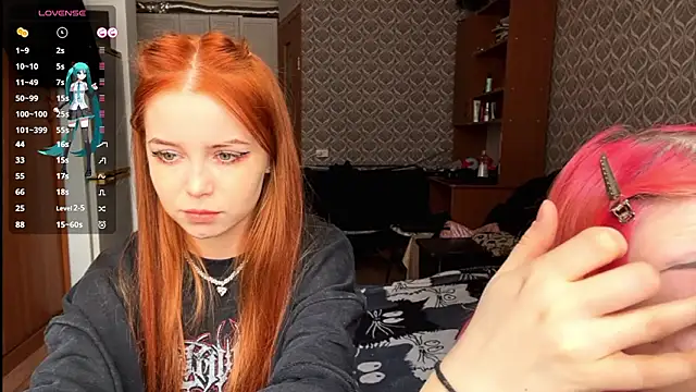 Snapshot of Veldenga chatting on 02.17.26 Veldenga online show from 02.17.26