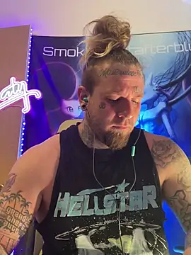 Snapshot of Smokebluntafterblunt chatting on 02.14.26 Smokebluntafterblunt online show from 02.14.26