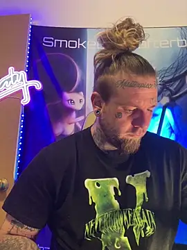 Snapshot of Smokebluntafterblunt chatting on 02.18.26 Smokebluntafterblunt online show from 02.18.26