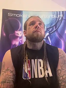 Snapshot of Smokebluntafterblunt chatting on 04.28.26 Smokebluntafterblunt online show from 04.28.26