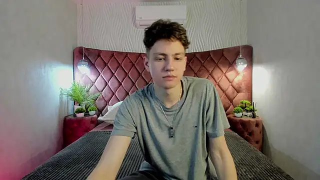 Snapshot of StefanBev chatting on 03.04.26 StefanBev online show from 03.04.26