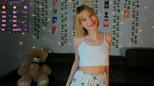 Kiracute18 online show from 02.27.26