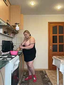 Mommy-girl-Lola online show from 02.12.26