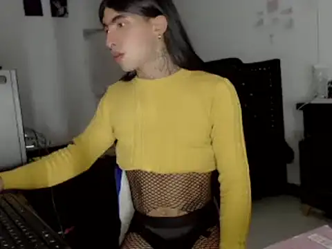 Snapshot of nebullax_mcqueen chatting on 02.15.26 nebullax mcqueen online show from 02.15.26