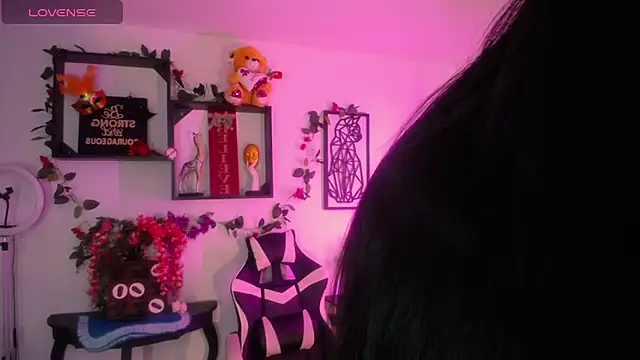 Snapshot of QueenRose94 chatting on 02.09.26 QueenRose94 online show from 02.09.26