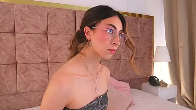 EmmaClark   online show from 03.28.26