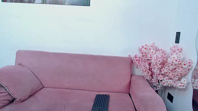 Snapshot of Kitty_f00x chatting on 04.29.26 Kitty f00x online show from 04.29.26