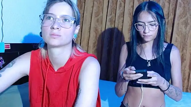 Snapshot of mi4_sk chatting on 02.10.26 mi4 sk online show from 02.10.26