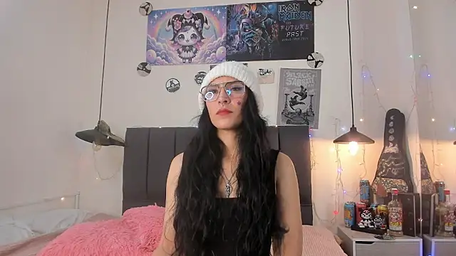 Snapshot of Raia_gh chatting on 04.24.26 Raia gh online show from 04.24.26