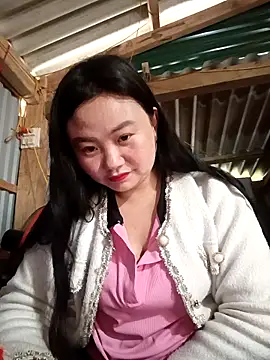 Snapshot of lisn-cute chatting on 02.24.26 lisn-cute online show from 02.24.26