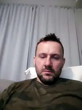 Snapshot of defaktor chatting on 02.18.26 defaktor online show from 02.18.26