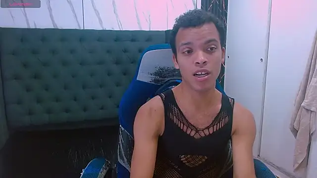 Snapshot of WilThePasive chatting on 02.16.26 WilThePasive online show from 02.16.26