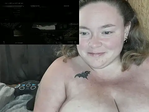 Snapshot of ladylynn13 chatting on 04.30.26 ladylynn13 online show from 04.30.26