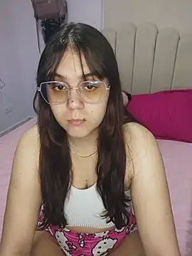 Snapshot of its_lauu_ chatting on 02.11.26 its lauu online show from 02.11.26