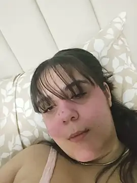 Snapshot of its_lauu_ chatting on 07.19.26 its lauu online show from 07.19.26