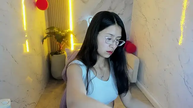 Snapshot of dani_tf chatting on 02.23.26 dani tf online show from 02.23.26