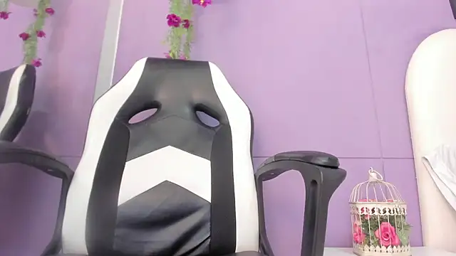 Snapshot of luna_bradley_ chatting on 02.24.26 luna bradley online show from 02.24.26