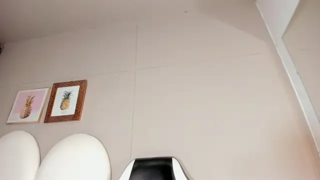 Snapshot of luna_bradley_ chatting on 03.25.26 luna bradley online show from 03.25.26